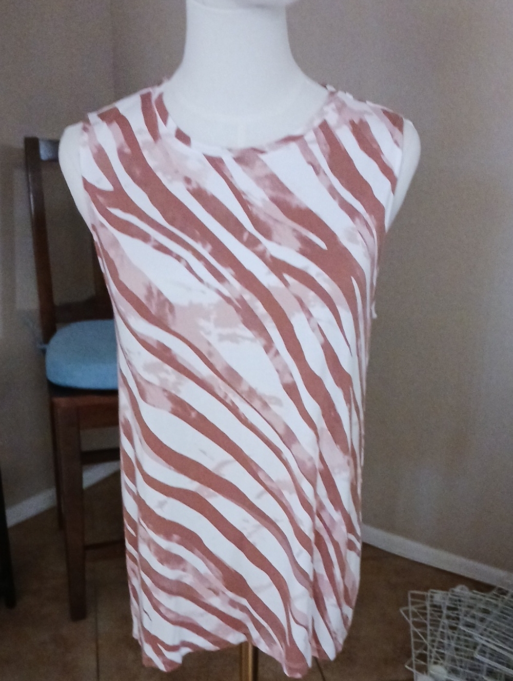 Nine West White and Rust Zebra-Stripe Tank Top